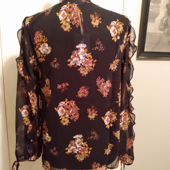 🔴 SALE NWT Modcloth Sheer Black Ruffle Blouse with Floral Pattern - Picture 4 of 10